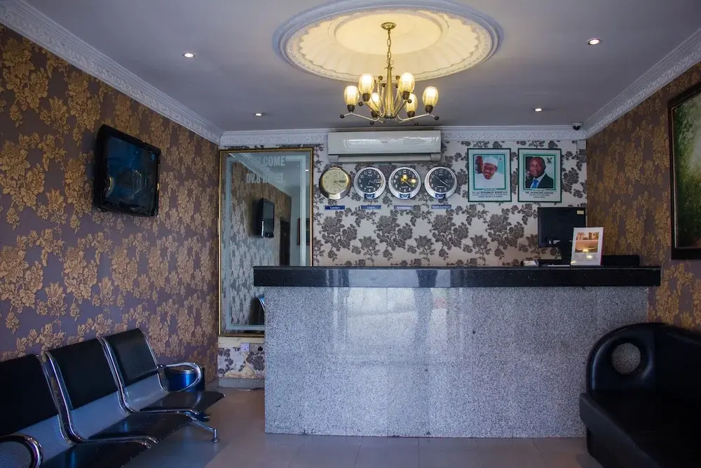 Lobby & Reception