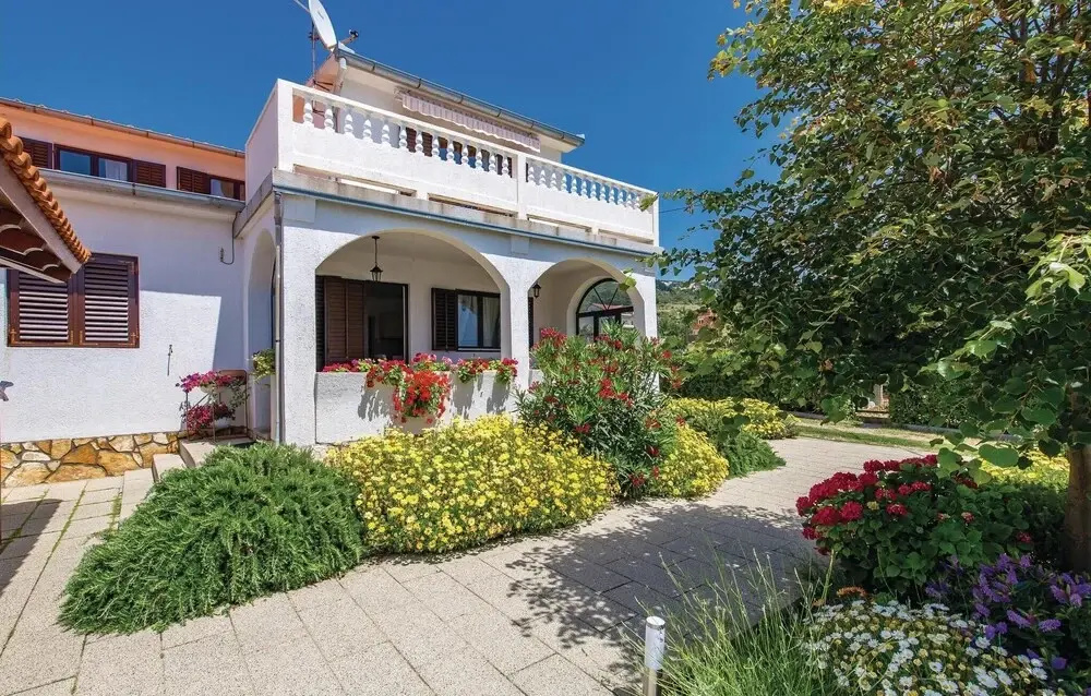 Nice Home in Banjol With Wifi and 3 Bedrooms