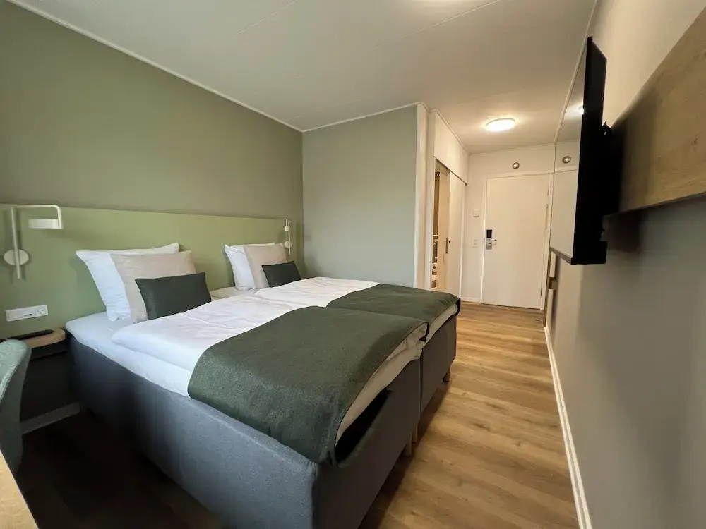 Standard Double room (full double bed)