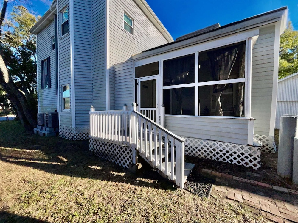 Surf + Strand Dual-unit Stay