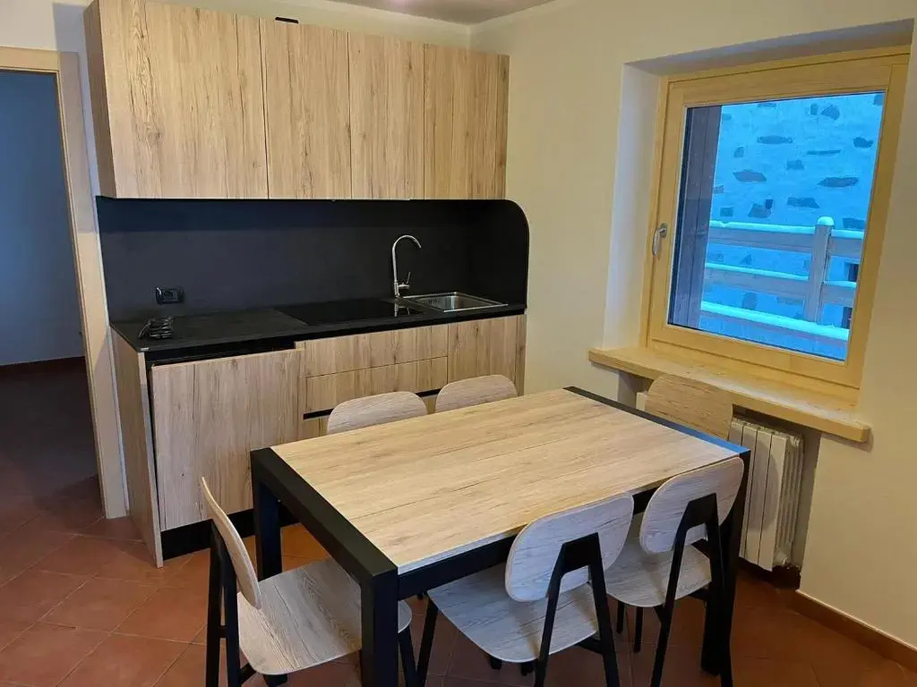 3 Bedrooms Apartment