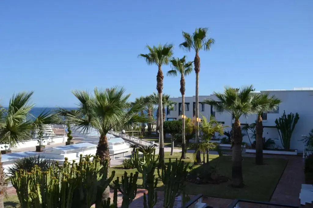 Beach & Waterfront