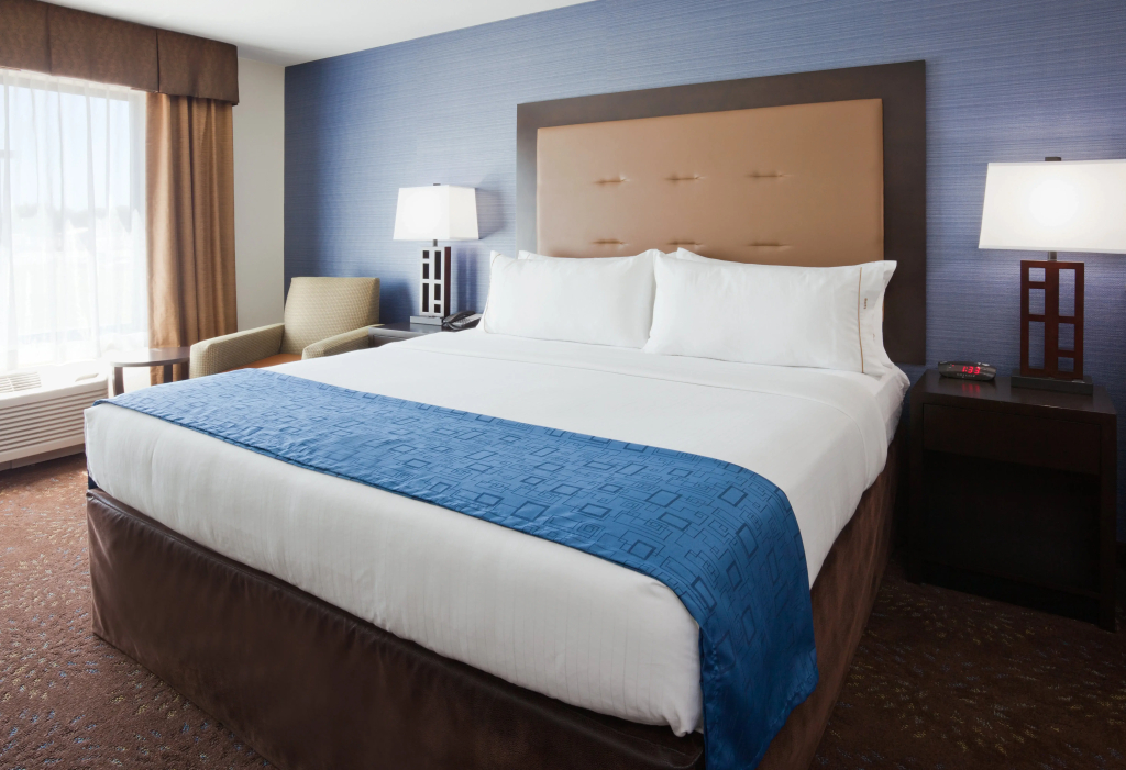 Holiday Inn Express Hotel & Suites Fort Dodge by IHG — фото 4