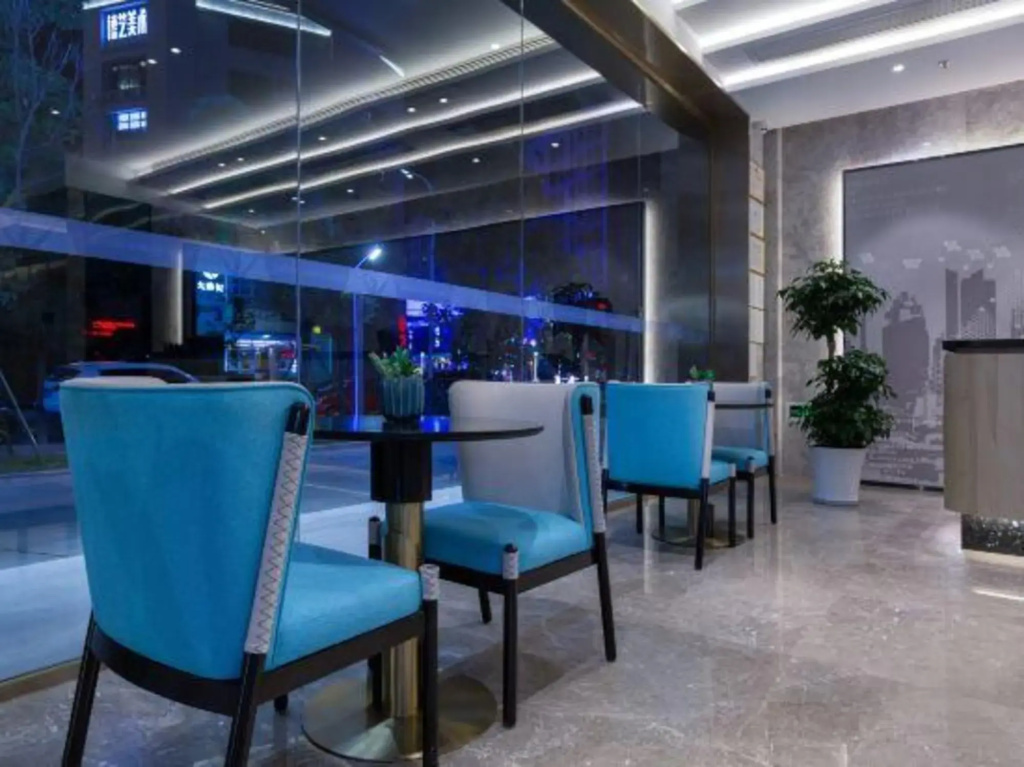Hotel photo 12
