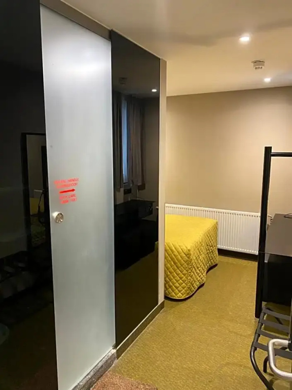 Economy room