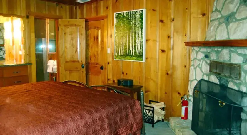 RedAwning Cabin #48 Sugarpine Suite