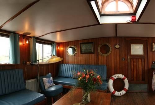 Boat Opoe Sientje