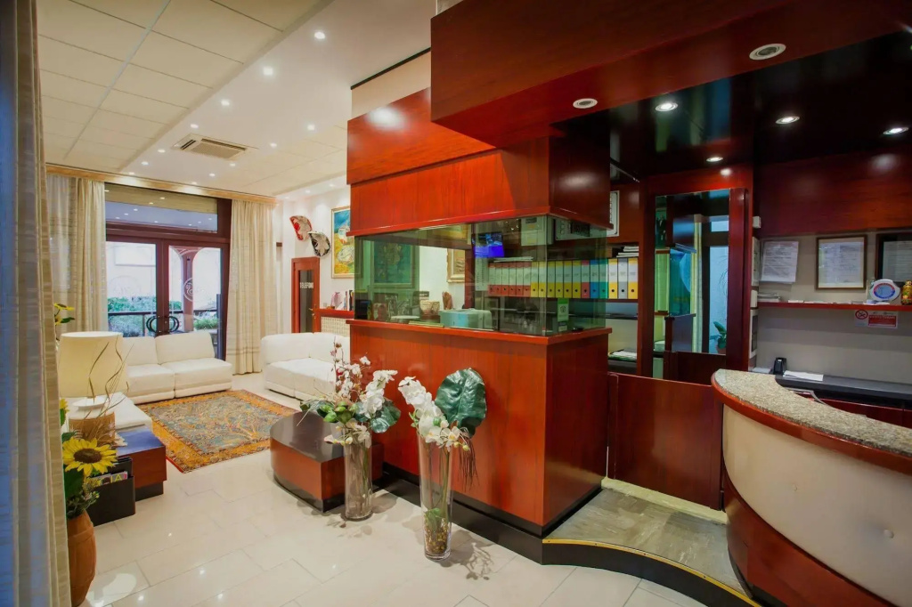 Hotel photo 2