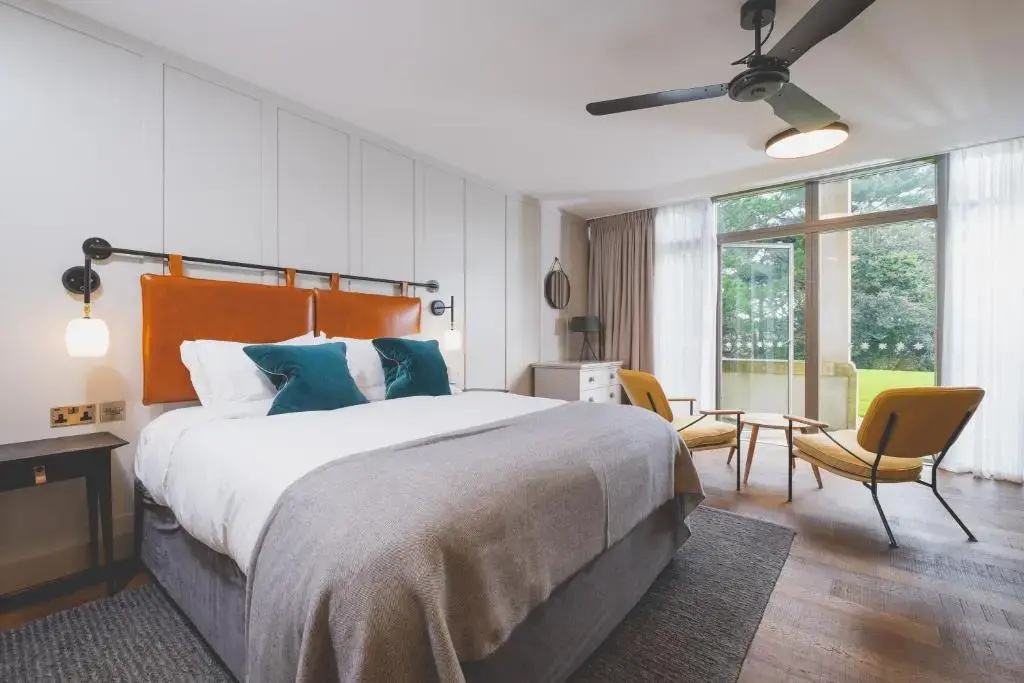 Deluxe Double room with sea view (full double bed)