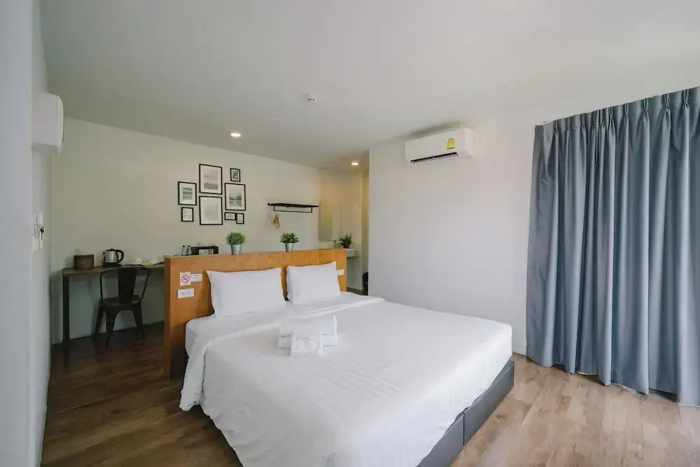 Standard room with mountain view