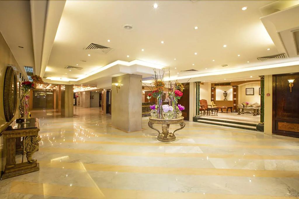 Lobby & Reception