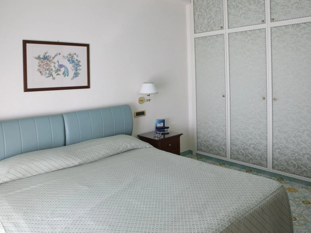 Standard Double room with sea view (full double bed)