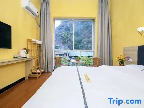 Double Suite (full double bed)