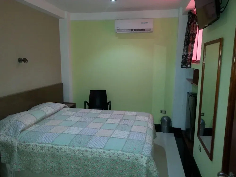Ari's Hotel III - Chambres