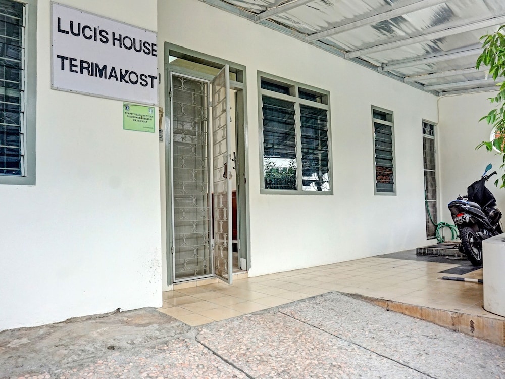 OYO 91658 Lucis House