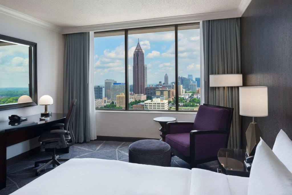 Double Guest room with skyline view (full double bed)