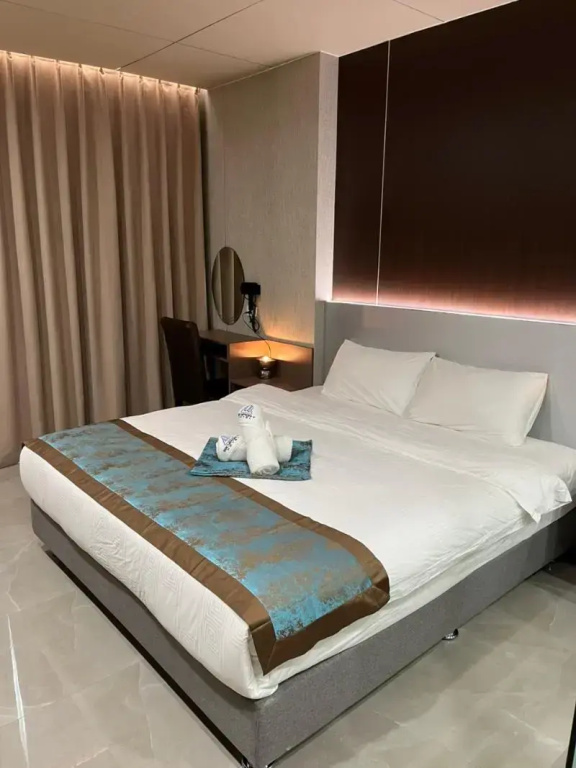 Deluxe Double room (full double bed)