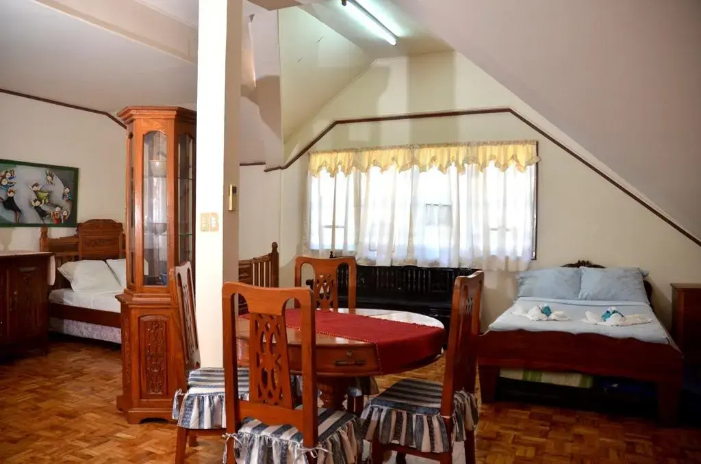 Standard Quadruple Family room