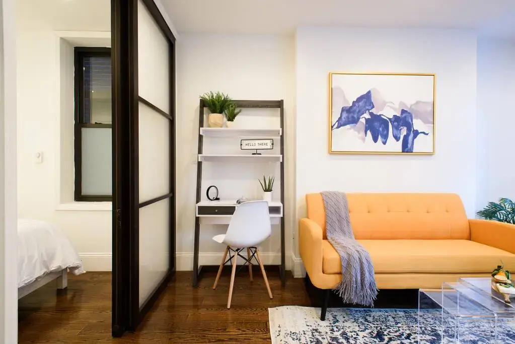 69-3a Prime LES Modern Brand New 1BR