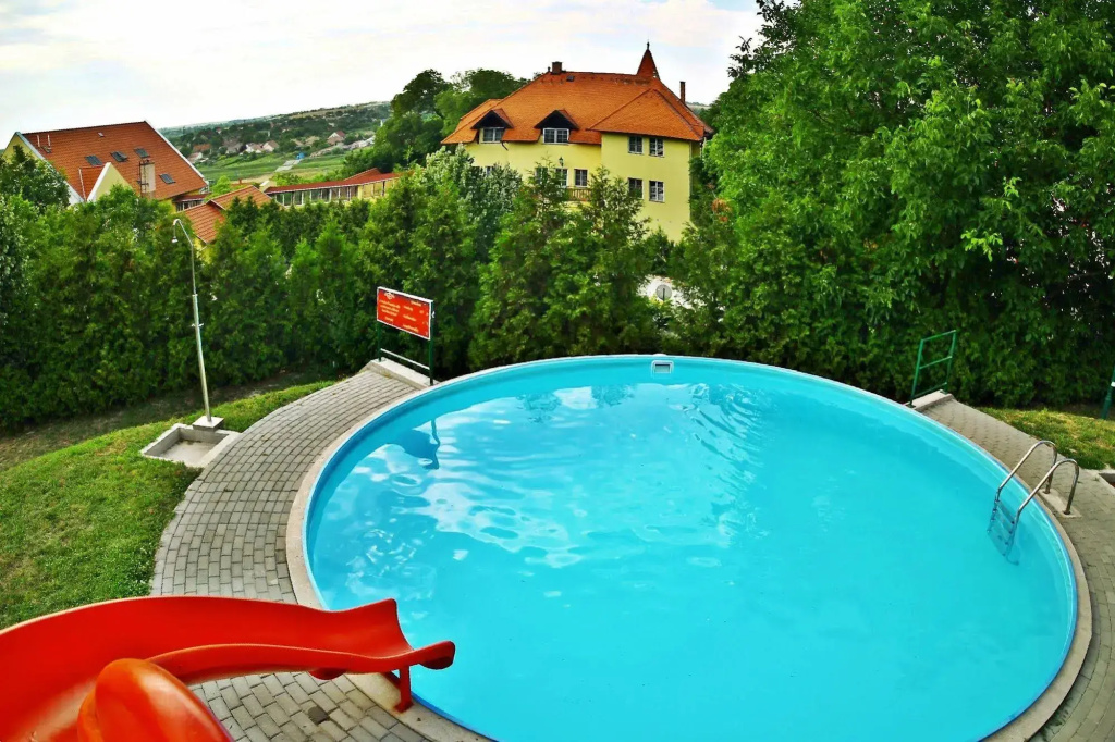 Fried Castle Hotel and Restaurant - Général