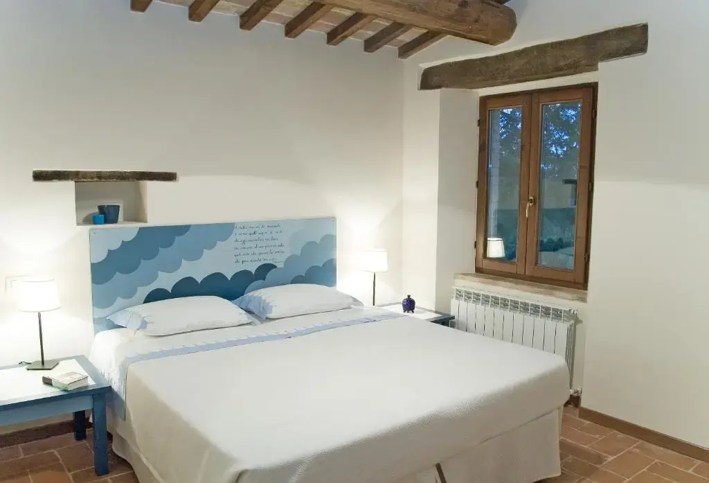 Standard Triple room with pool view