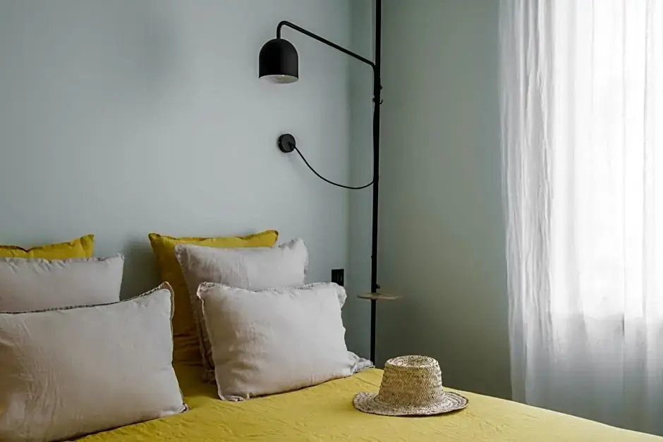 Double Suite (full double bed)