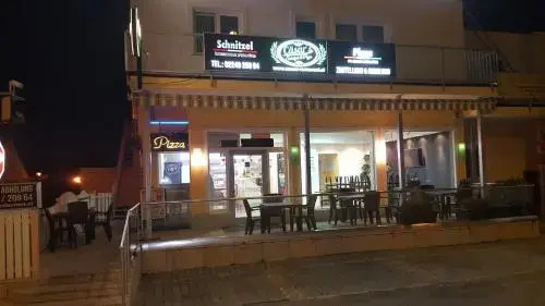 Chicken King's Rooms