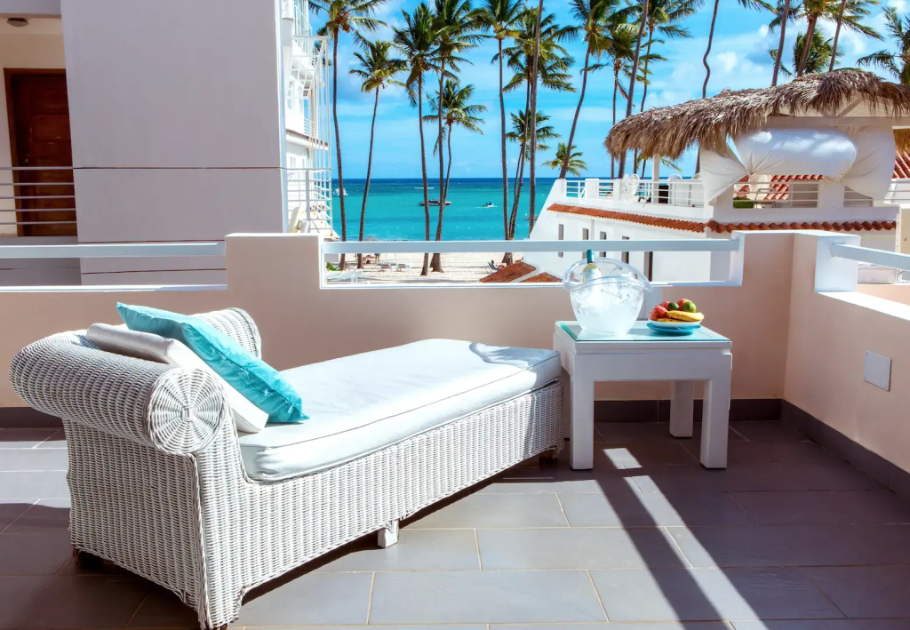Los Corales Villas & Apartments