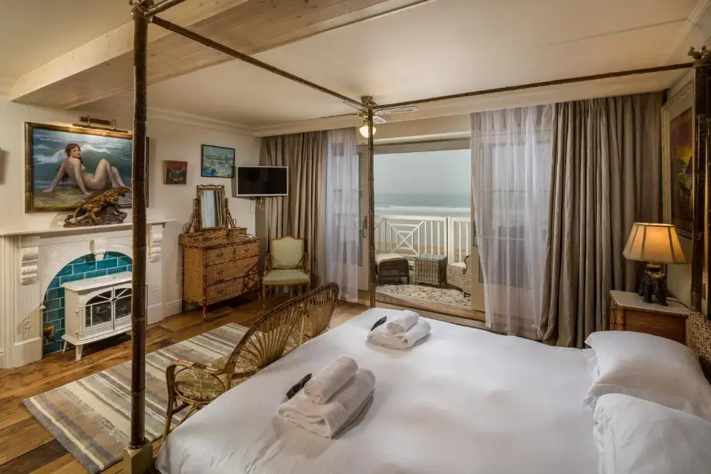 Tolcarne Beach Colonial Restaurant and Rooms - Tap to explore photos