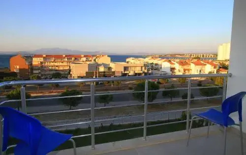 Balcony & Terrace