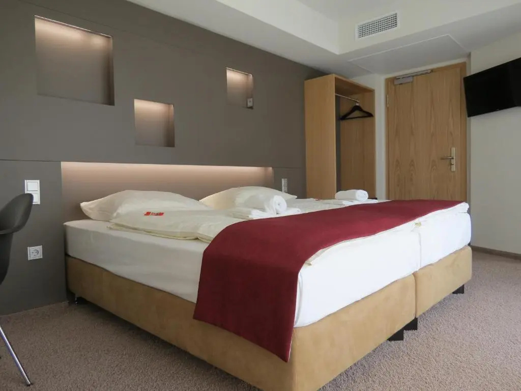 Standard Double room (full double bed)