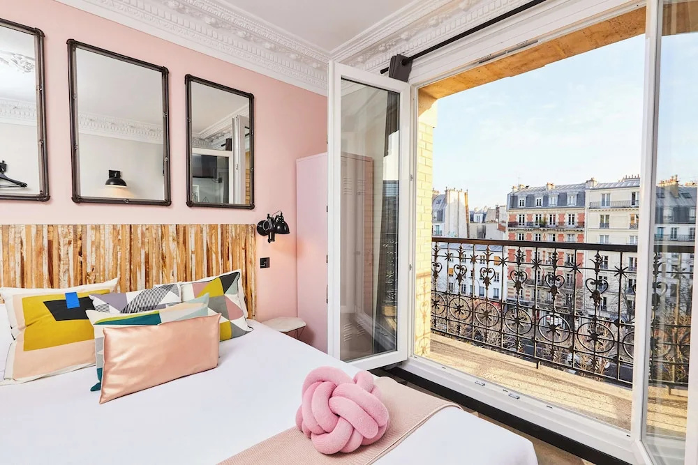 Madrigal hotel 170