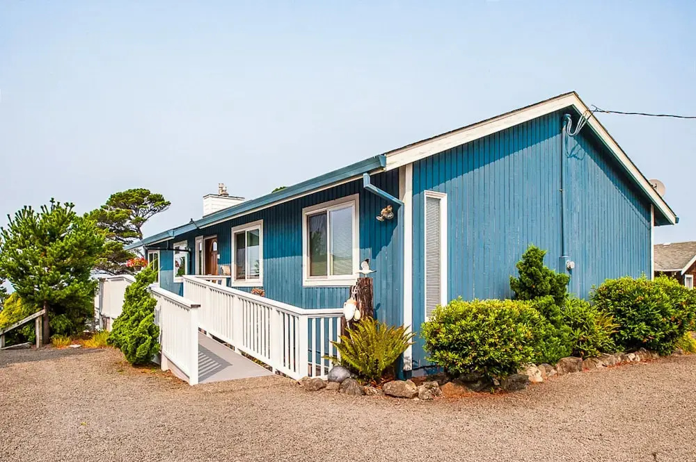 6125 Short Ave House by RedAwning