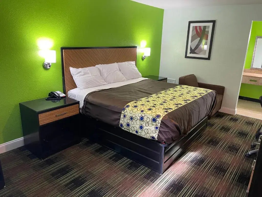 Double room (full double bed)