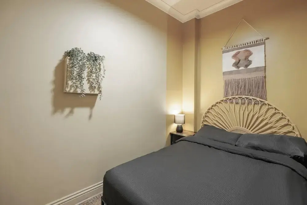Economy room