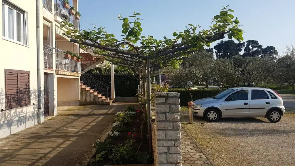 Apartment with balcony