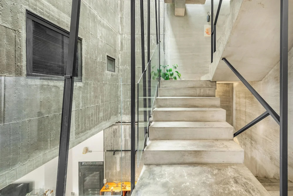 Huyan Museum BnB - Concrete Design — 2
