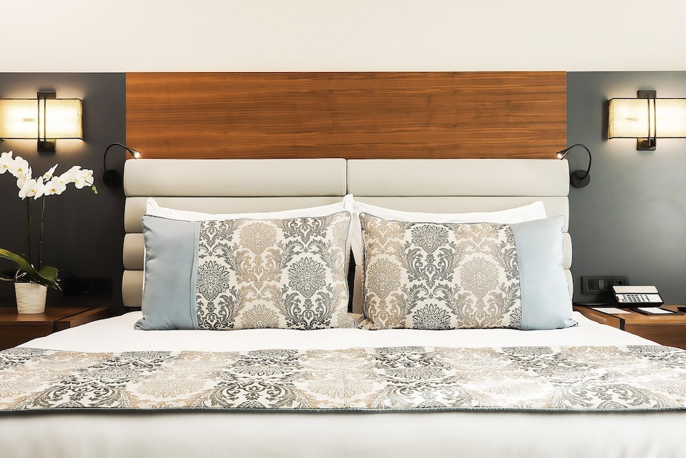 Double Family Suite with river view (full double bed)