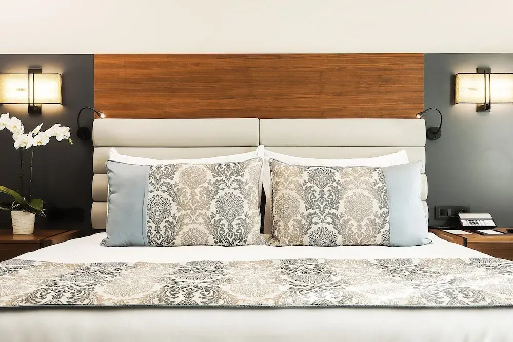 Superior Double room with pool view (full double bed)