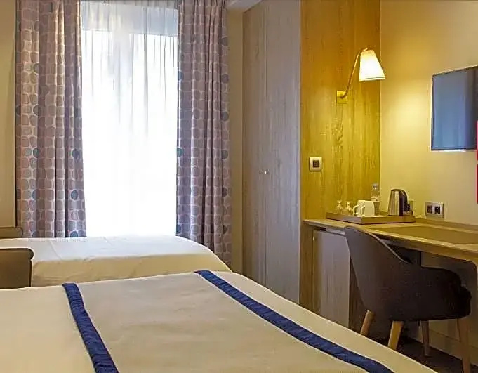 Hotel de Sevigne 150