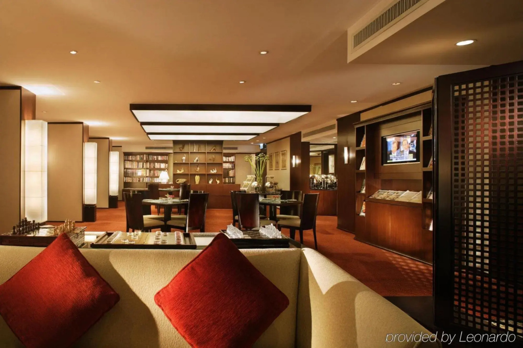Lobby & Reception