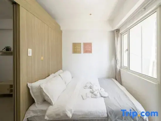 1 Bedroom Standard Family room with balcony