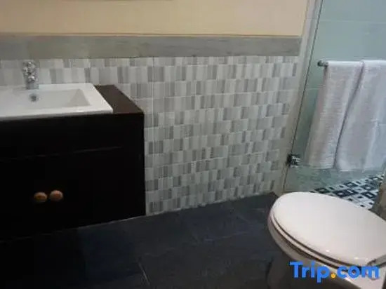 Двухместный номер Standard с видом на сад двуспальная кровать в Mai Guesthouse Sanur