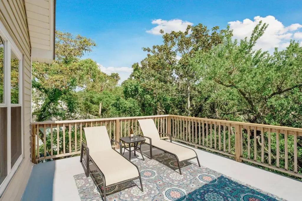 307 W Indian - The Prickly Pear