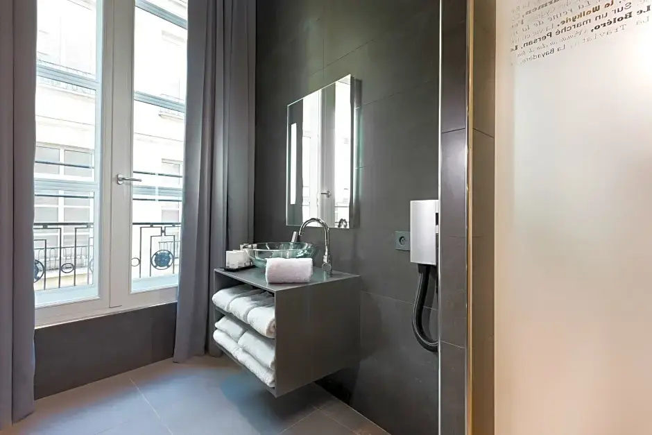 Lyric Hotel Paris 93