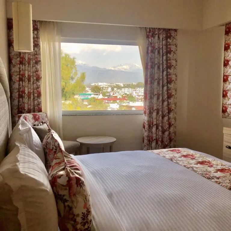 Premier room