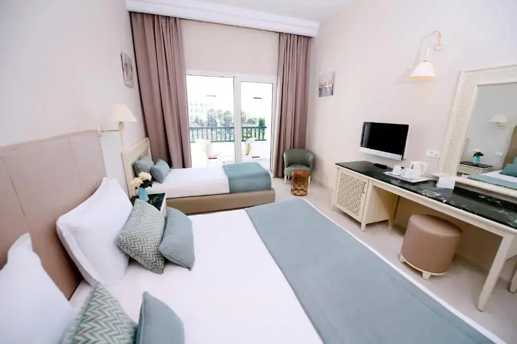 Standard Triple room