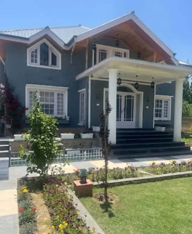 Upani Cottages