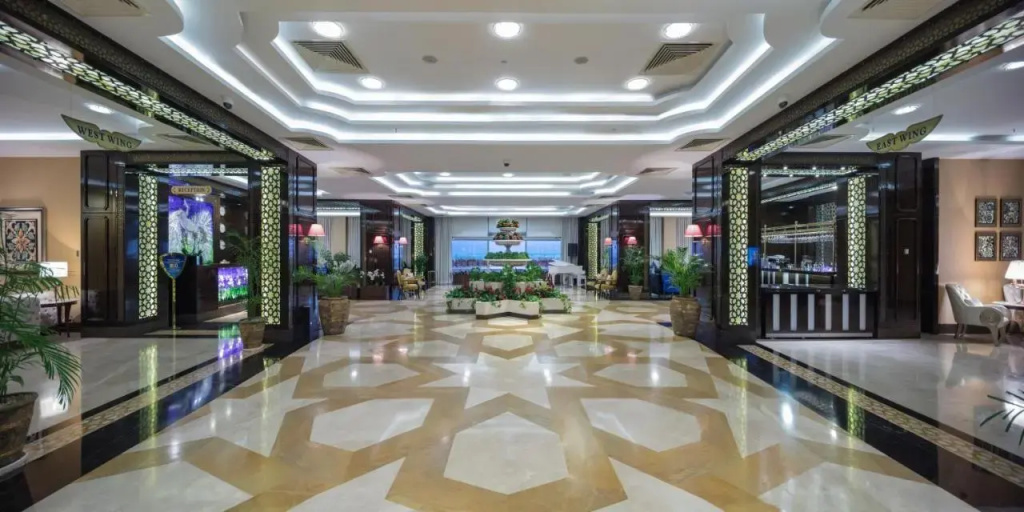 Lobby & Reception