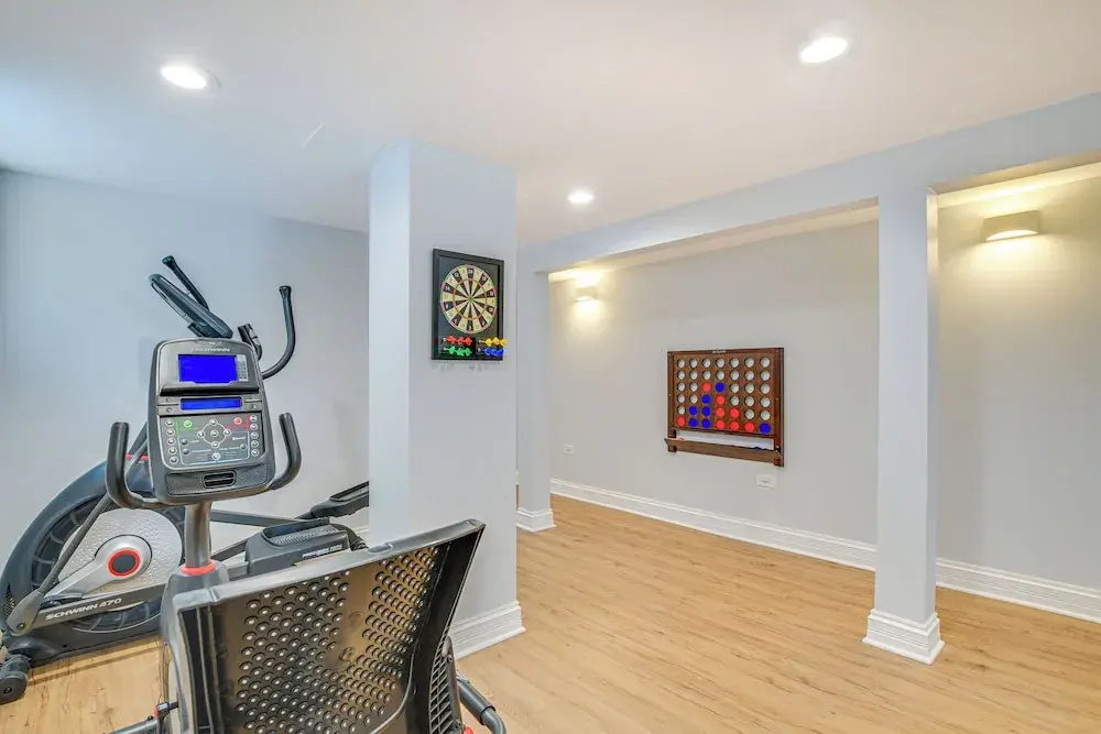 2 Mi to Northwestern: Updated Home w/ Game Room! - фото 14